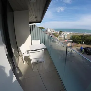 Serenissima Bilocale Con Terrazzo Frontemare Appartamento